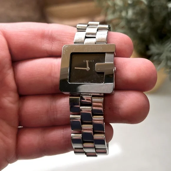 Gucci | Accessories | Vintage Gucci 360 Quartz Watch Womens  display picture 2
